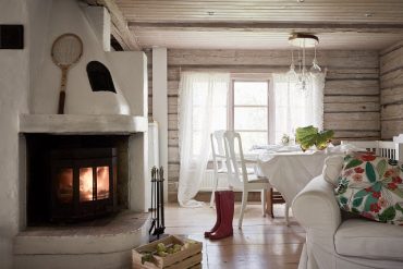 Rustic scandinav într-o casă din lemn de 74 m² din Suedia